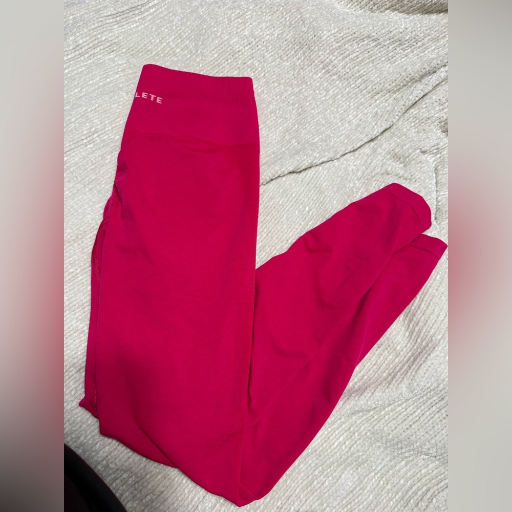 Amplify leggings hot pink!